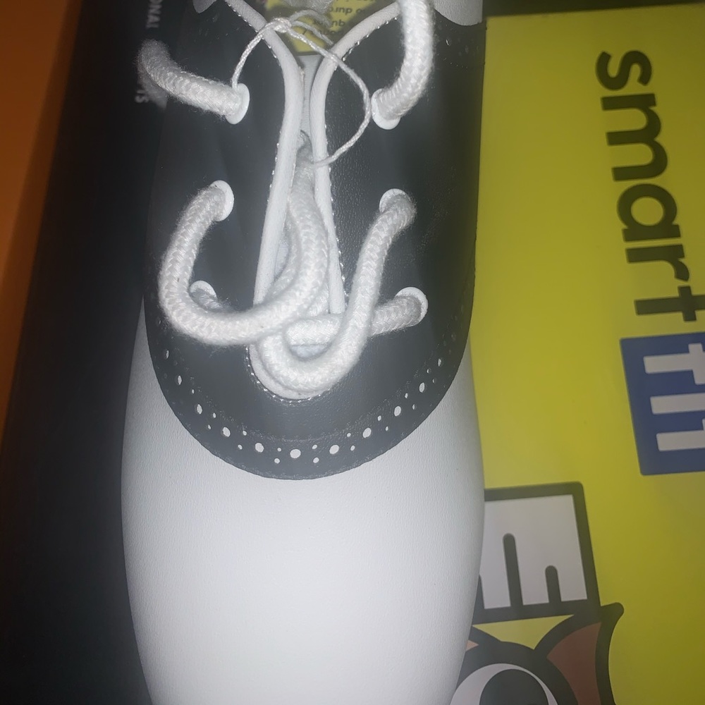 Shoe’s - Picture 2 of 4